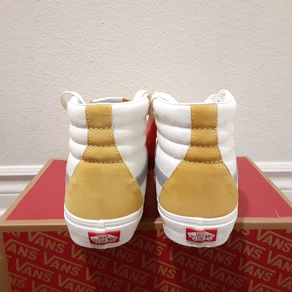 Vans - Picture 4 of 4